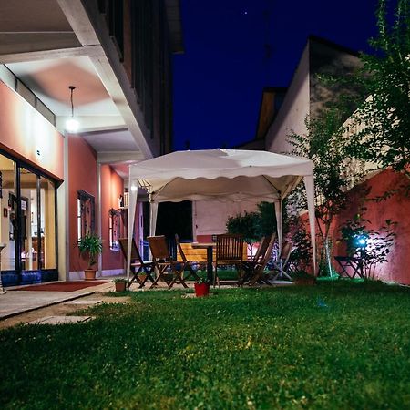 Albergo Soliani Fabbrico Екстериор снимка